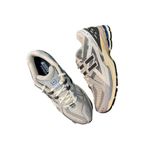 Carica l'immagine nel visualizzatore di Gallery, New Balance 1906