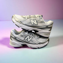 Carica l'immagine nel visualizzatore di Gallery, New Balance 740