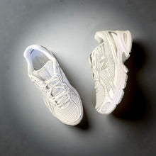 Carica l'immagine nel visualizzatore di Gallery, New Balance 740