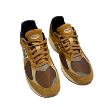 Carica l'immagine nel visualizzatore di Gallery, New Balance 2002RXG