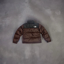 Carica l&#39;immagine nel visualizzatore di Gallery, The North Face Nuptse
