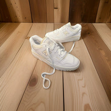 Carica l&#39;immagine nel visualizzatore di Gallery, New Balance 550
