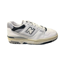 Carica l&#39;immagine nel visualizzatore di Gallery, New Balance 550
