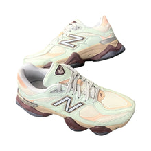 Carica l&#39;immagine nel visualizzatore di Gallery, New Balance 9060
