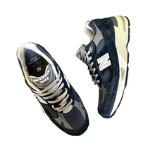 Carica l&#39;immagine nel visualizzatore di Gallery, New Balance 991
