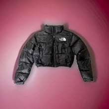 Carica l&#39;immagine nel visualizzatore di Gallery, The North Face Nuptse Short
