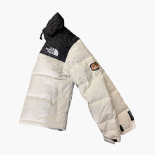 Carica l&#39;immagine nel visualizzatore di Gallery, The North Face W Nuptse Jkt
