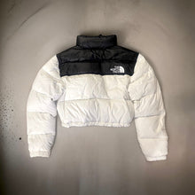 Carica l&#39;immagine nel visualizzatore di Gallery, The North Face Nuptse Short
