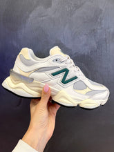 Carica l&#39;immagine nel visualizzatore di Gallery, New Balance 9060
