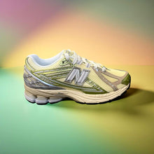 Carica l&#39;immagine nel visualizzatore di Gallery, New Balance 1906
