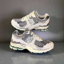 Carica l&#39;immagine nel visualizzatore di Gallery, New Balance 2002r
