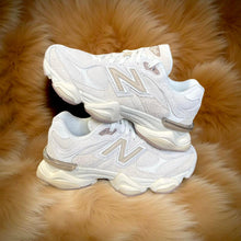 Carica l'immagine nel visualizzatore di Gallery, New Balance 9060

