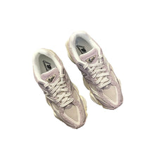 Carica l'immagine nel visualizzatore di Gallery, New Balance 9060
