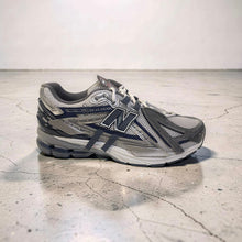Carica l'immagine nel visualizzatore di Gallery, New Balance 1906

