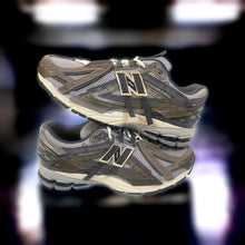Carica l'immagine nel visualizzatore di Gallery, New Balance 1906
