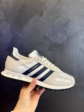 Carica l'immagine nel visualizzatore di Gallery, Adidas La Trainer Og
