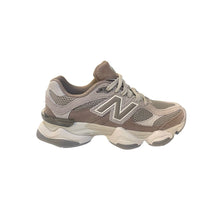 Carica l'immagine nel visualizzatore di Gallery, New Balance 9060
