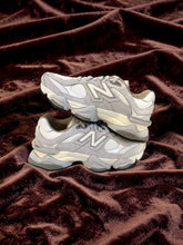 Carica l'immagine nel visualizzatore di Gallery, New Balance 9060
