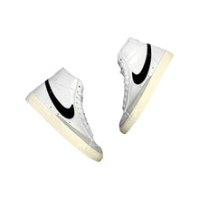 Carica l&#39;immagine nel visualizzatore di Gallery, Nike W Blazer Mid&#39;77
